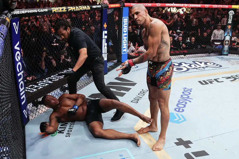 Jamahal Hill challenges fans who are “talking sh*t” to a $20,000 bet and criticizes Alex Pereira’s UFC 300 knockout celebration.