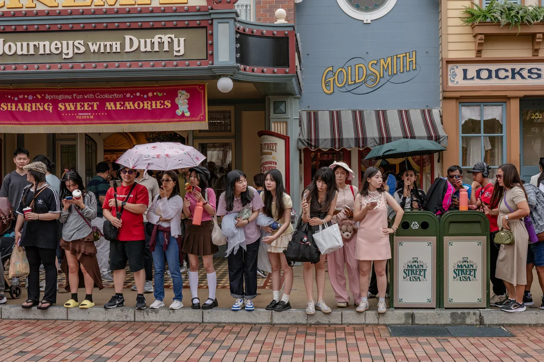 Dressing Dreams: The Fashion Fantasy of Hong Kong Disneyland